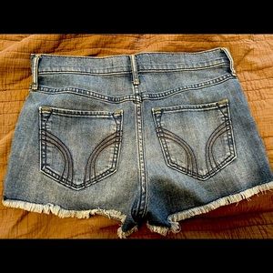 Hollister High Rise Shorts🦵